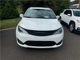 2020 Chrysler Pacifica launch edition