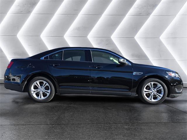 2017 ford taurus se