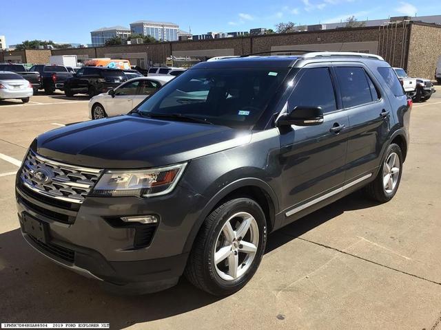 2019 ford explorer xlt