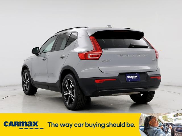 2024 volvo xc40 b5 core bright theme