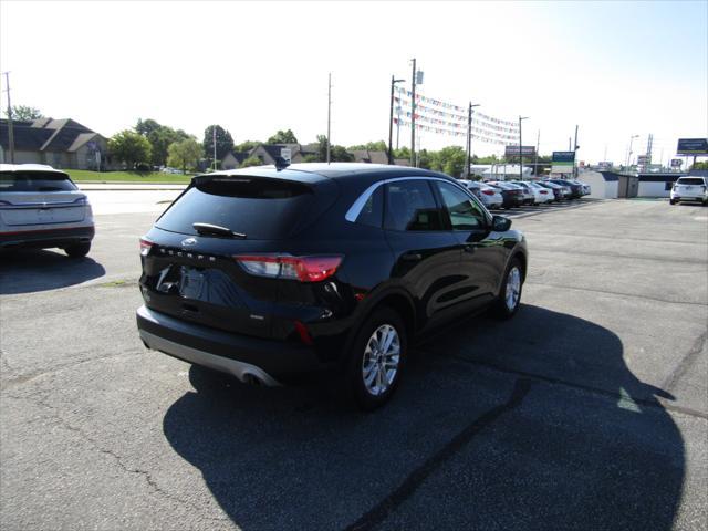 2021 ford escape se