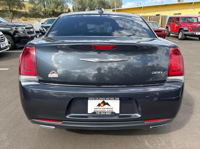 2018 chrysler 300 s