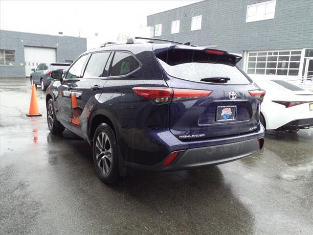 2022 toyota highlander xle