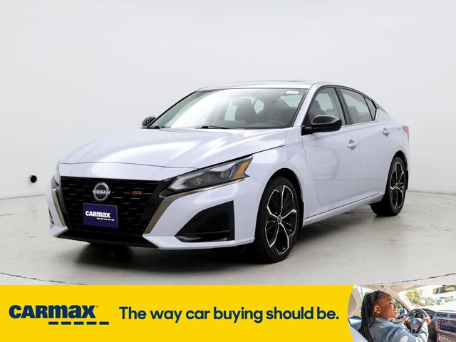 2023 nissan altima sr