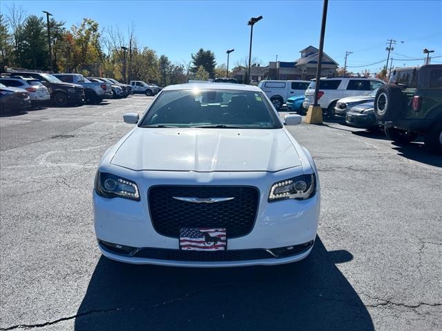 2018 chrysler 300 s
