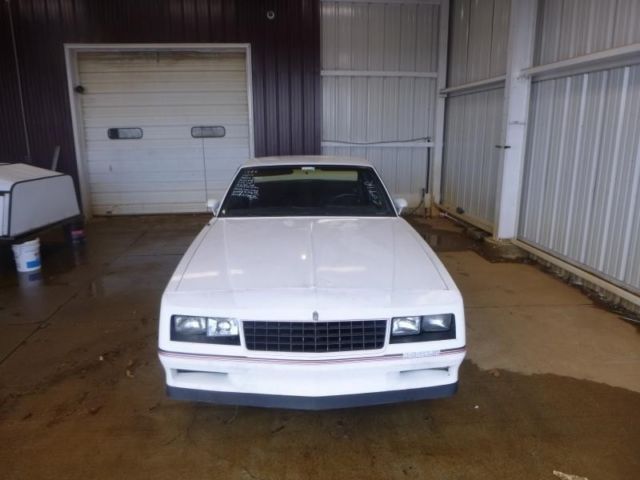 1985 chevrolet monte carlo 85199 miles white car automatic transmission