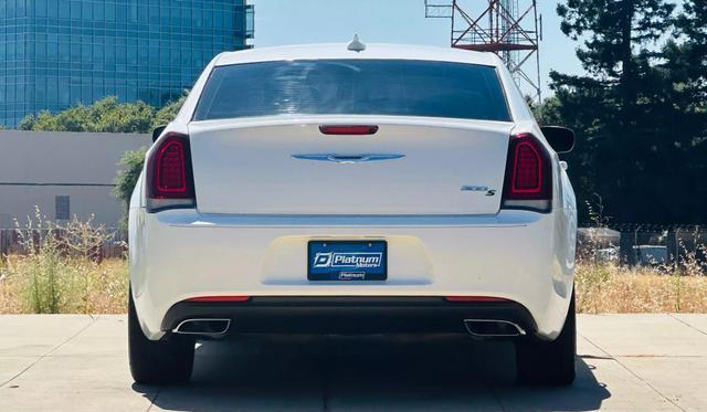 2017 chrysler 300 s
