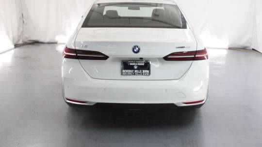 2024 BMW i5