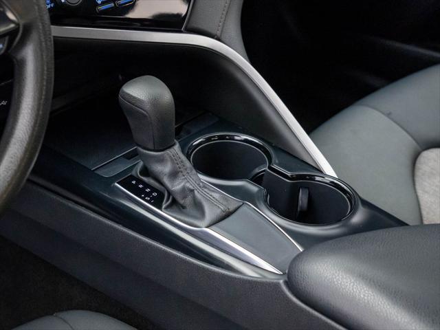 2020 toyota camry le