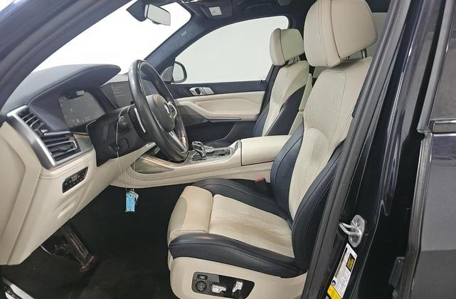 2022 bmw x7 m50i