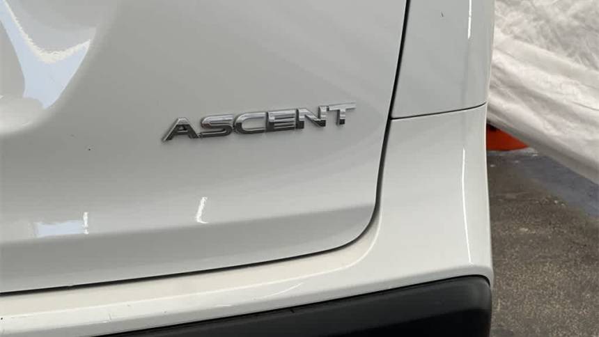2023 subaru ascent premium 8-passenger