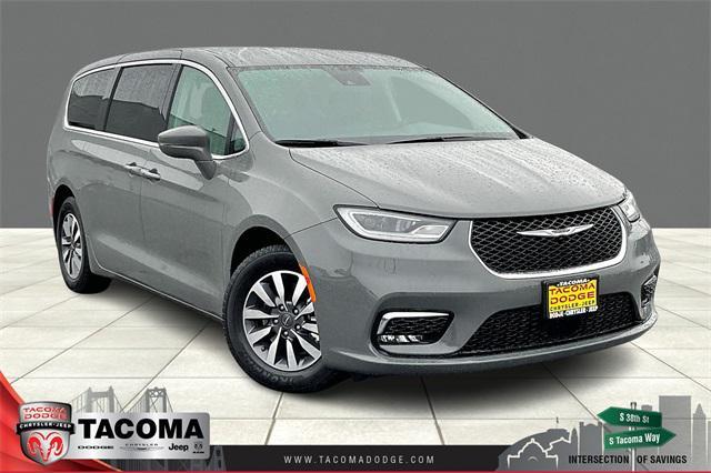 2022 chrysler pacifica hybrid touring l