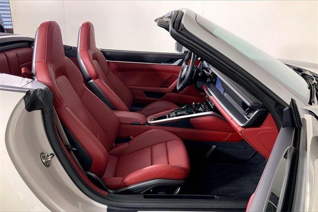 2022 porsche 911 carrera s