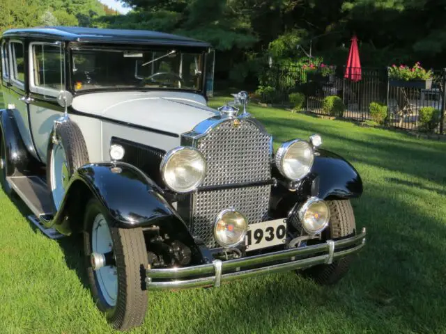 1930 packard model 726 sedan