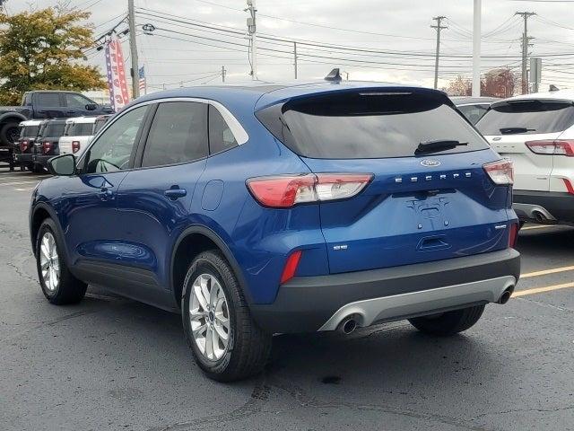 2022 ford escape se