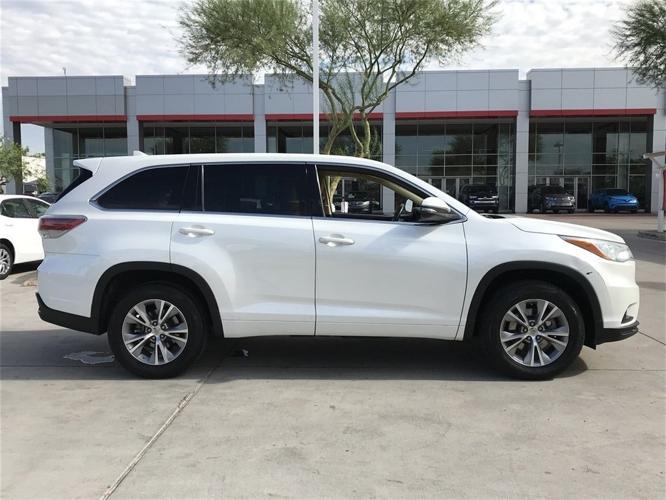 used 2015 toyota highlander fwd le v6 phoenix, az 85014 for sale in phoenix, arizona