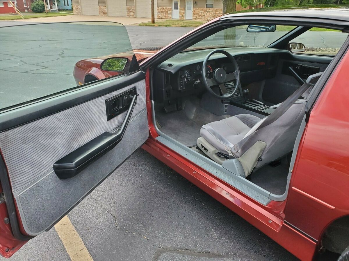 1986 chevrolet camaro iroc z 5.0l tpi