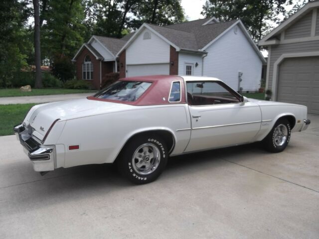 1977 oldsmobile cutlass supreme cpe. pampered low mileage show quality 350 v-8