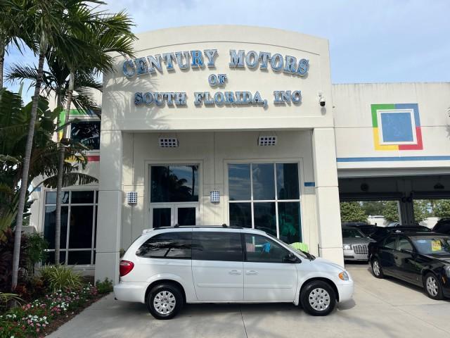 2005 chrysler town & country lx