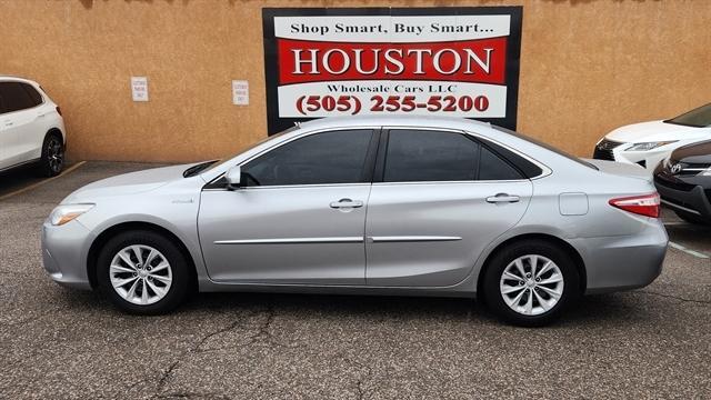 2017 toyota camry hybrid le