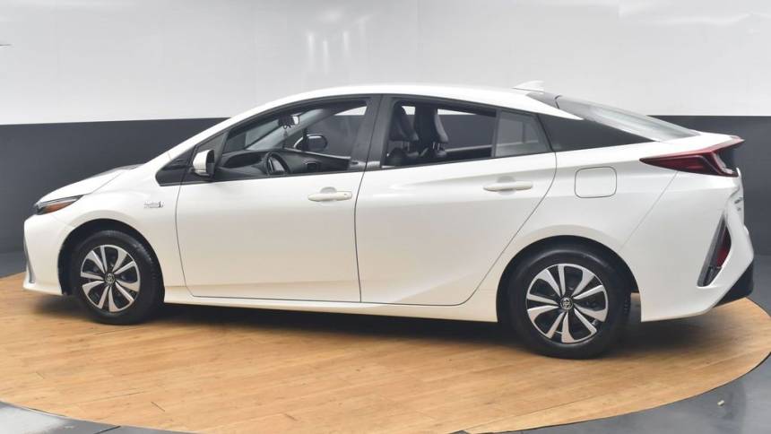 2017 toyota prius prime plus