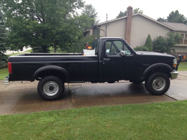 1992 black ford f-250, 4 x 4, v8 automatic with low mileage