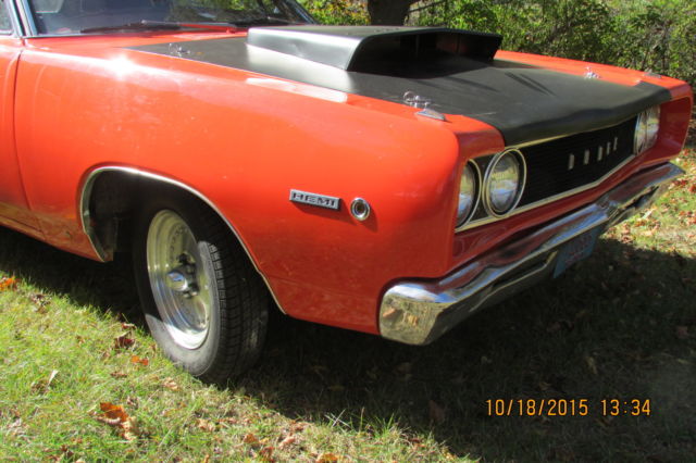 1968 dodge hemi super bee with many extra parts