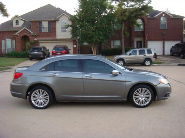 2013 chrysler 200 limited