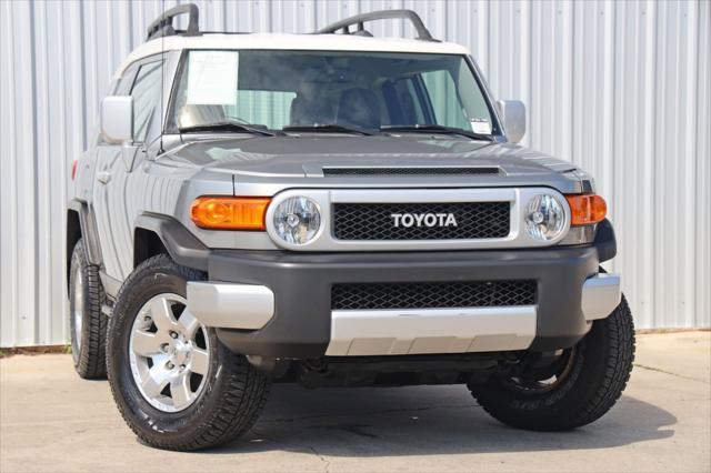 2012 toyota fj cruiser base