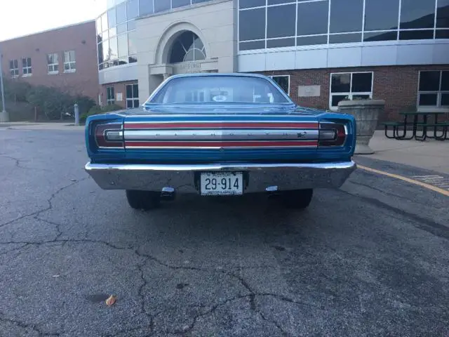 68 plymouth road runner / restored original in excellent show condition
