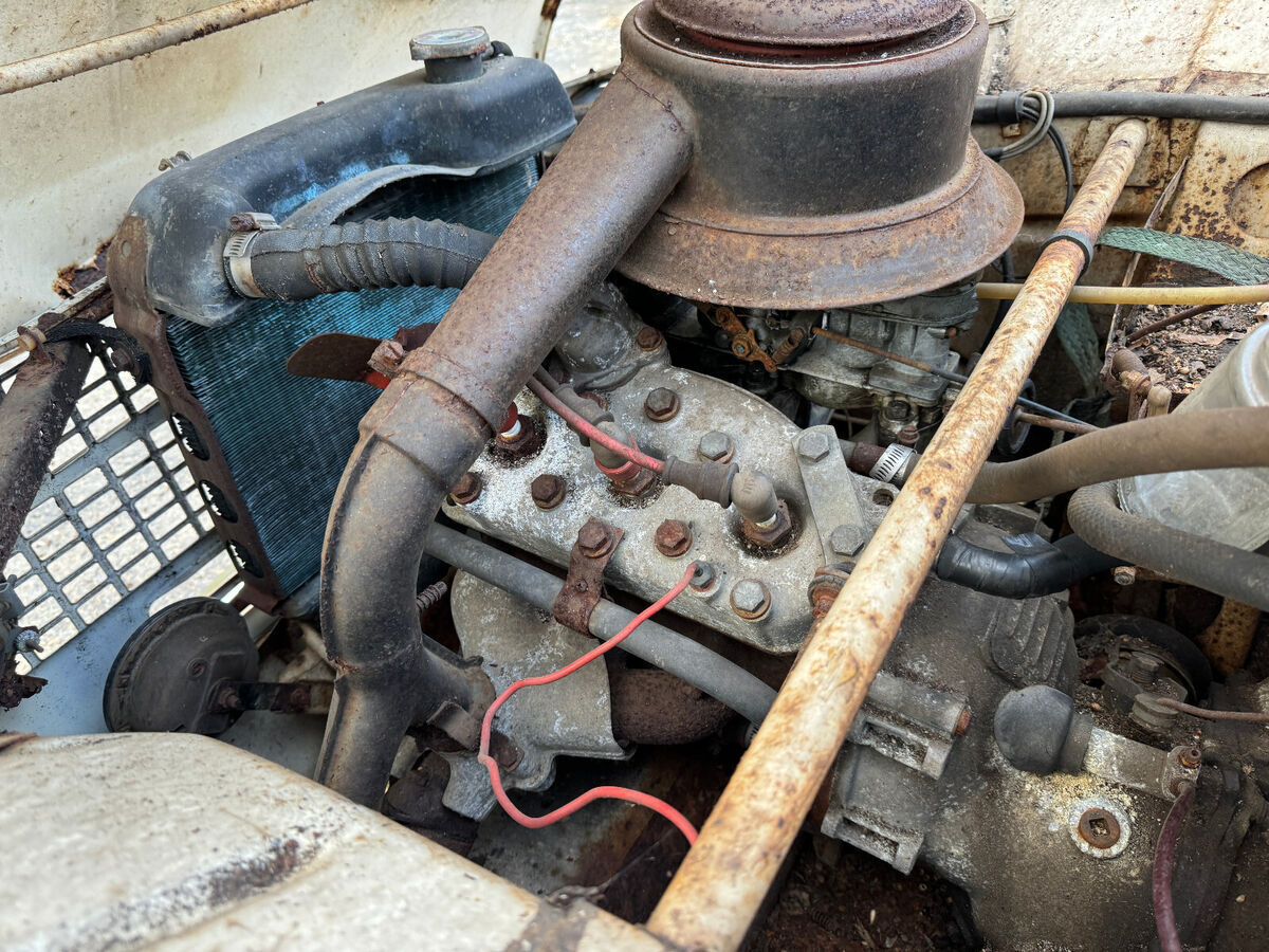 1965 saab model 96 2 stroke car 4 speed on column - triple