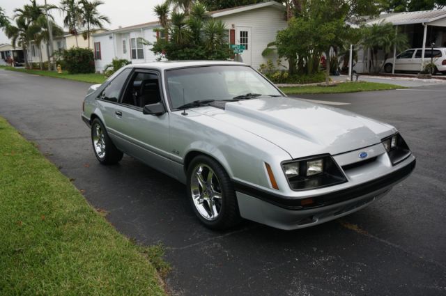 1984 ford mustang 5.0 lx foxbody 5 speed hatchback