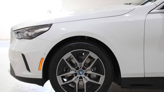 2024 BMW i5