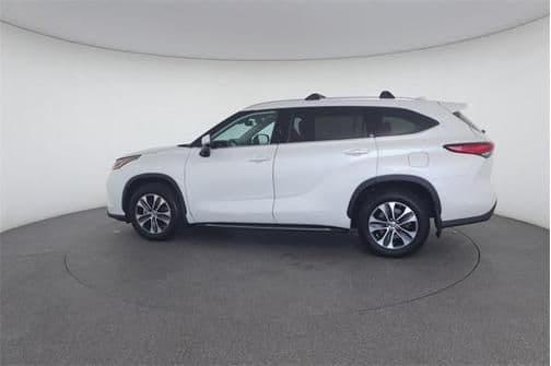 2020 toyota highlander xle 4dr all-wheel drive in defiance, ohio
