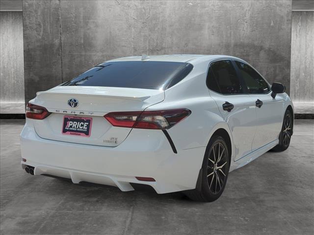 2024 toyota camry hybrid se
