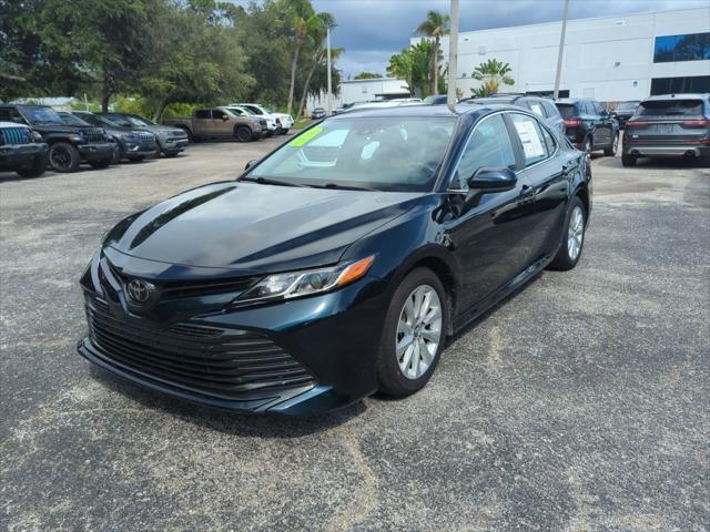2020 toyota camry le