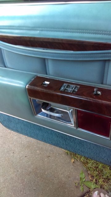 77 oldsmobile 98 - 38,500 miles(st louis)