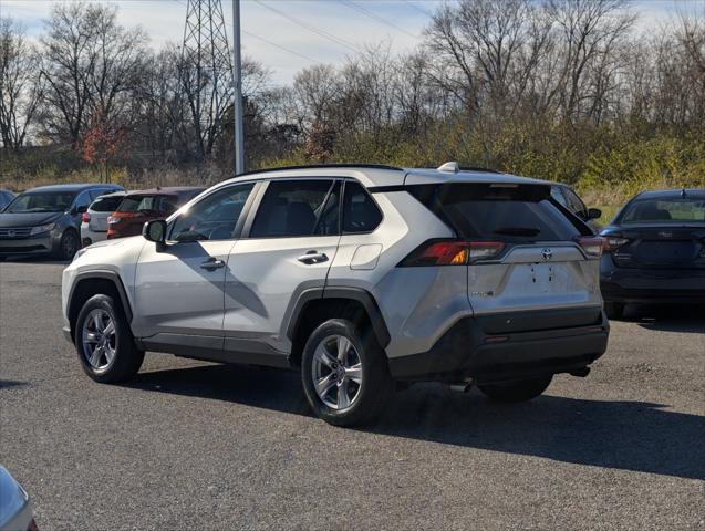2022 toyota rav4 hybrid le