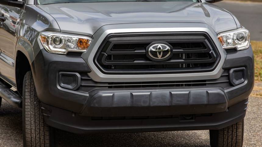 2021 toyota tacoma sr