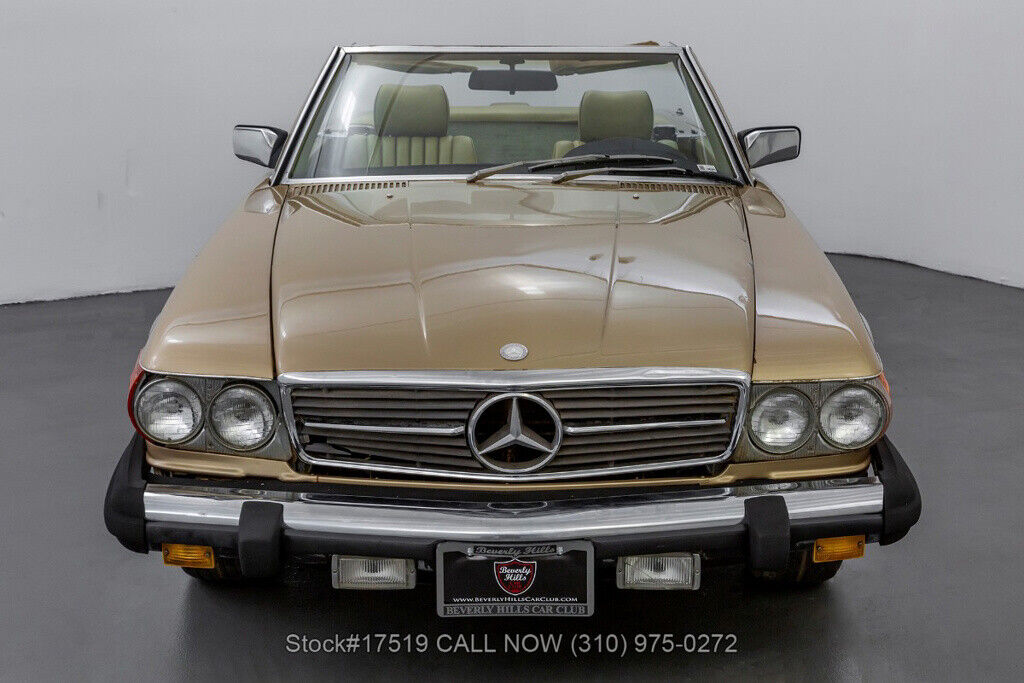 1982 mercedes-benz 200-series