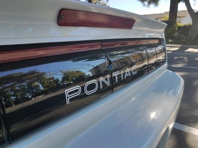 1992 pontiac trans am 96,312 miles arctic white convertible 305 ci 4-spd auto