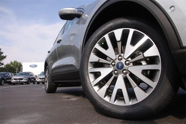 2021 ford escape titanium