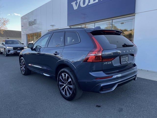 2024 volvo xc60 plus dark theme