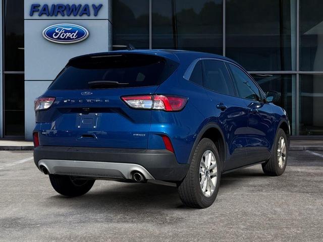 2022 ford escape se