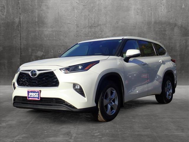2021 toyota highlander le