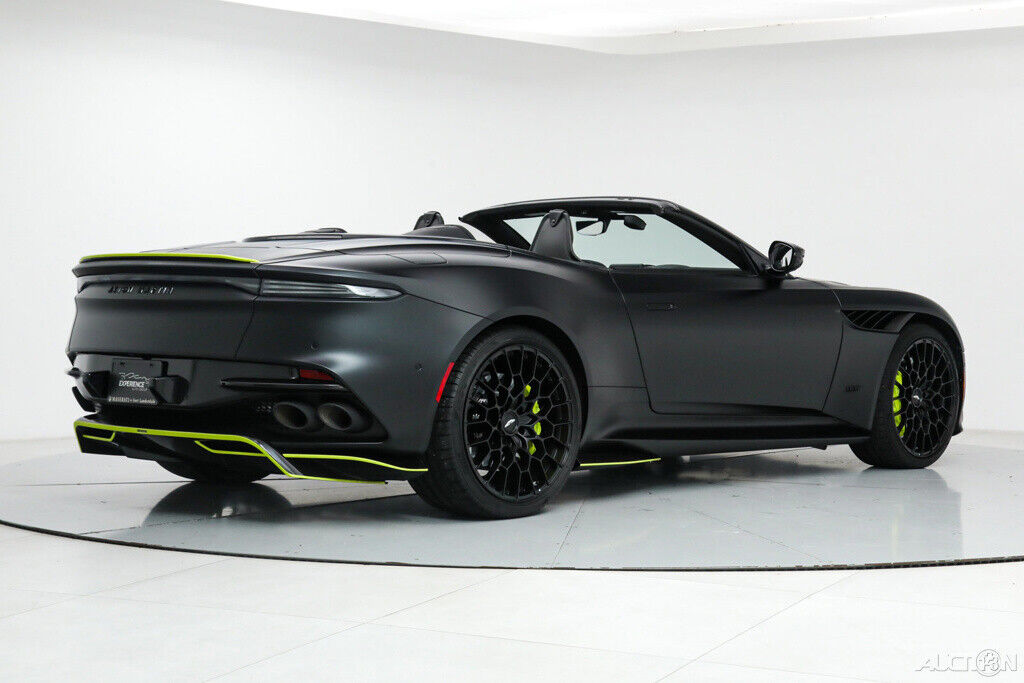 2023 aston martin dbs volante
