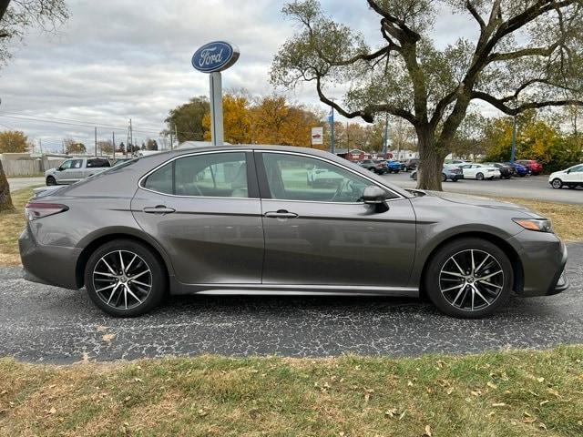 2022 toyota camry