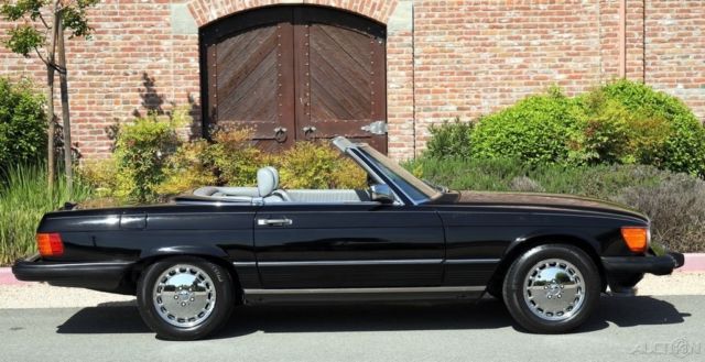 1989 mercedes 560sl always garaged beautiful original condition low miles