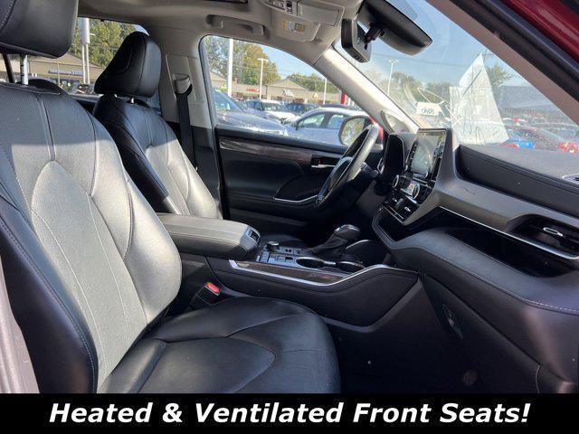 2022 toyota highlander limited