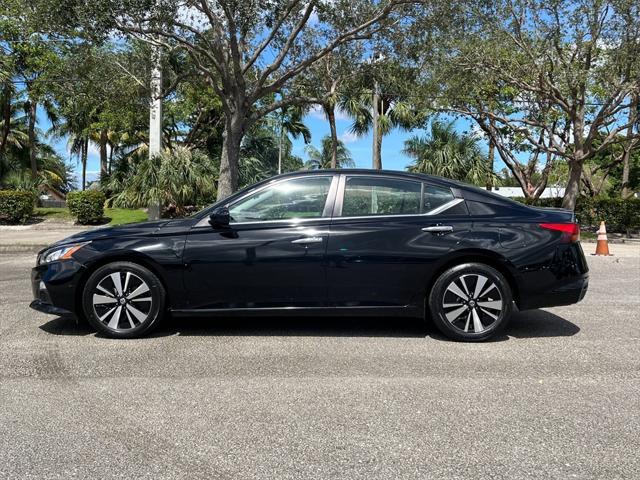 2022 nissan altima 2.5 sv